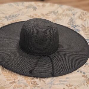 Women's Black Wide-Brim Sun Hat with Tie